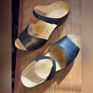 Women's Black Dansko Slip on Open Toe Leather Sandals. Size 41 =10